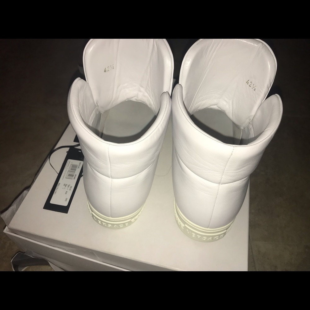 🎊Host Pick 🔥Men’s Versace palazzo sneakers🔥 - Picture 5 of 8